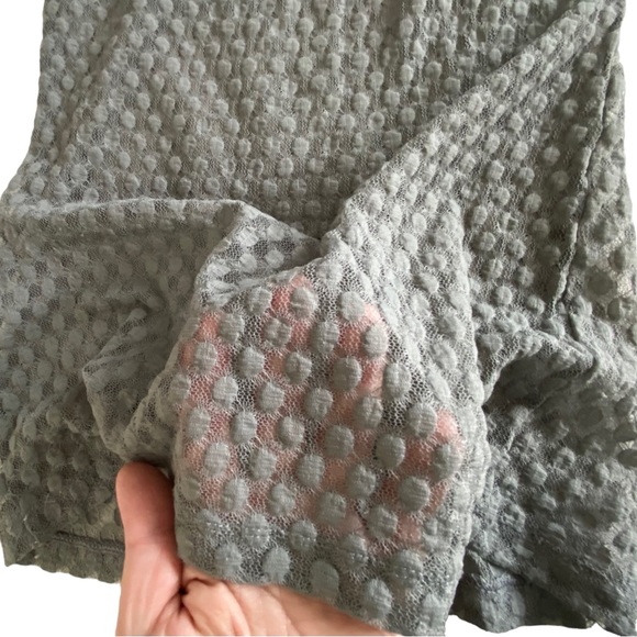 76. BANANA REPUBLIC Grey Mesh Tee-Shirt - Ladies size XS - Picture 3 of 4